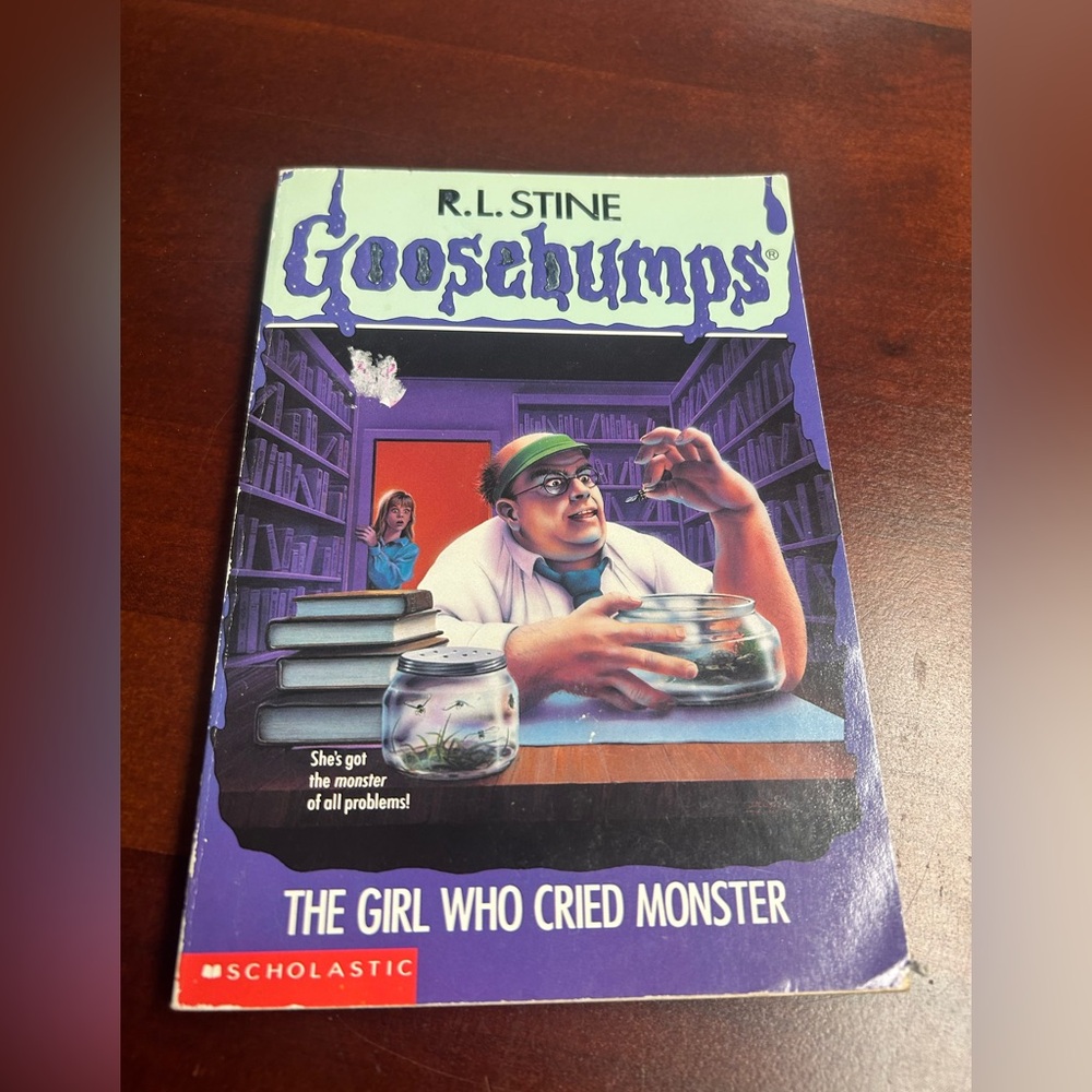 Goosebumps R.L.‎ Stine The Girl Who Cried Monster #9 Horror Chapter Book